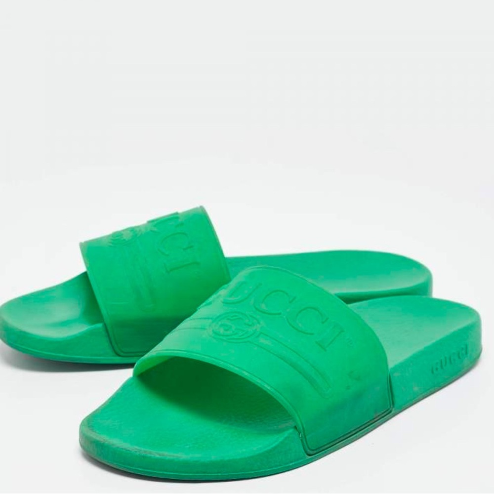 Used Gucci slides women’s size 8